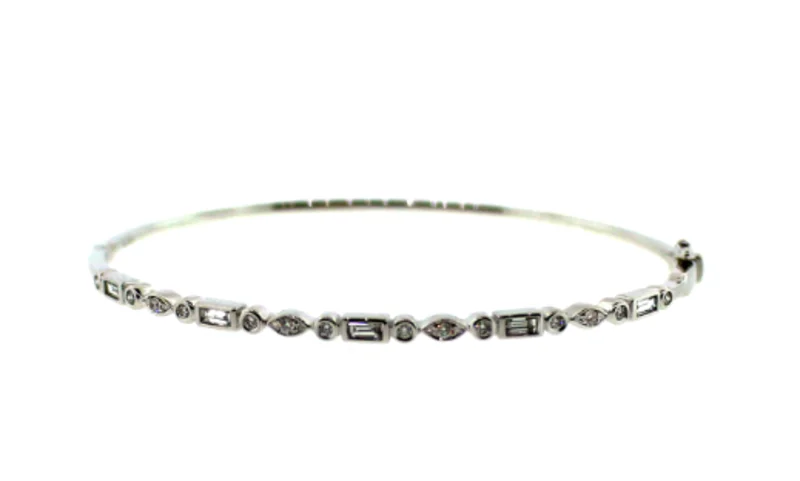 14KWG 0.42CTW BR AND BAGUETTE ALTERNATING BEZEL SET BANGLE