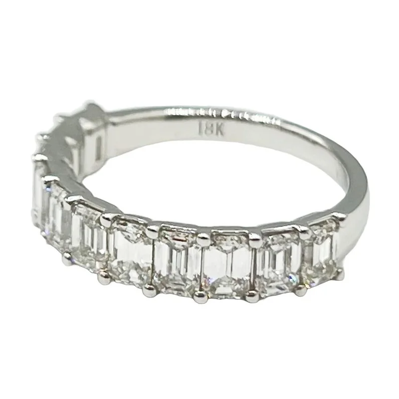 18KWG 1.30CTW EM 7 STONE WEDDING BAND