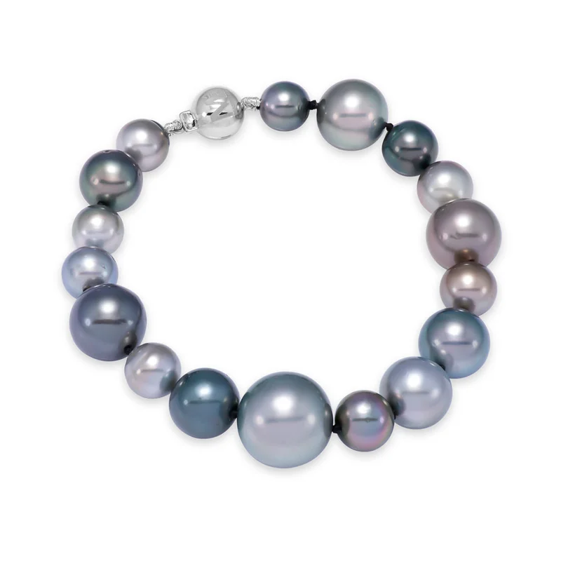 18KWG 8-13+MM TAH 17 PEARL BRACELET.