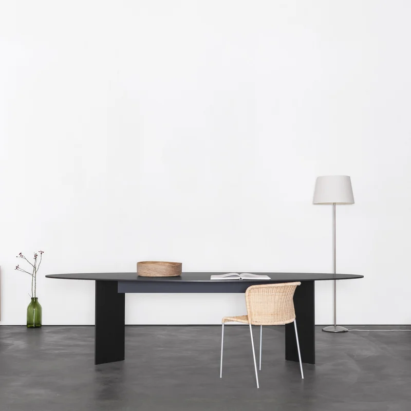 Mono Table Oval