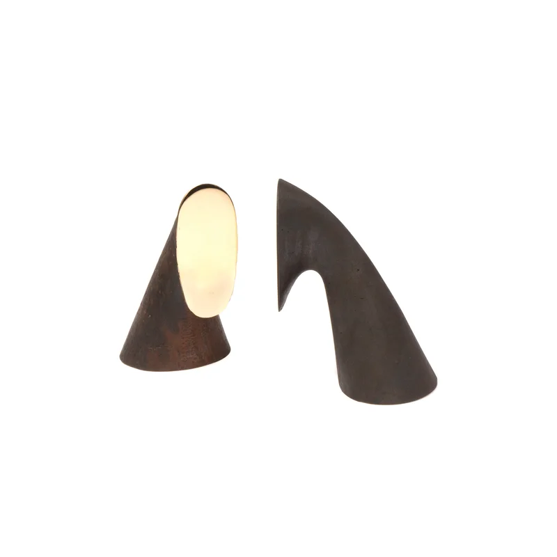 Pair of bookends #3654