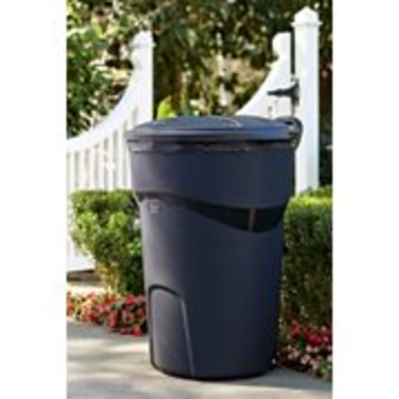 Rubbermaid Roughneck 32-Gal Easy Out Wheeled Trash Can in Black with Lid Black