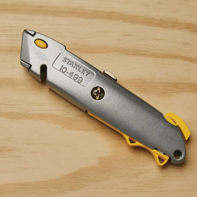 Stanley Black & Decker 6-3/8 in Quick Change Retractable Utility Knife Gray