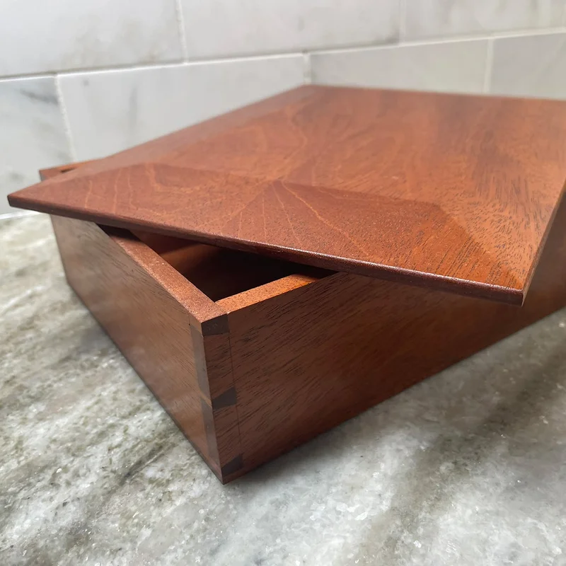 Woodworking Class: Make a Dovetail Memento Box with Tom Calisto (2 Days)