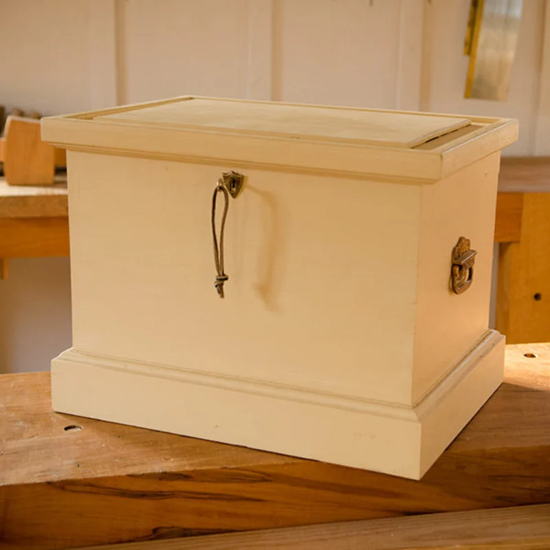 Woodworking Class: Make a Portable Dovetailed Hand Tool Chest with Bill Anderson (5 Days)